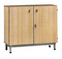 Armoire basse sur socle, 2 portes battantes
